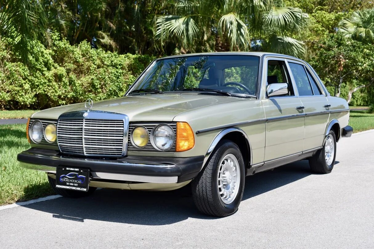 Купить старый мерседес. Mercedes-Benz w123 300d. Mercedes Benz w123 200d. Mercedes-Benz w123 1985. Мерседес w200 123.