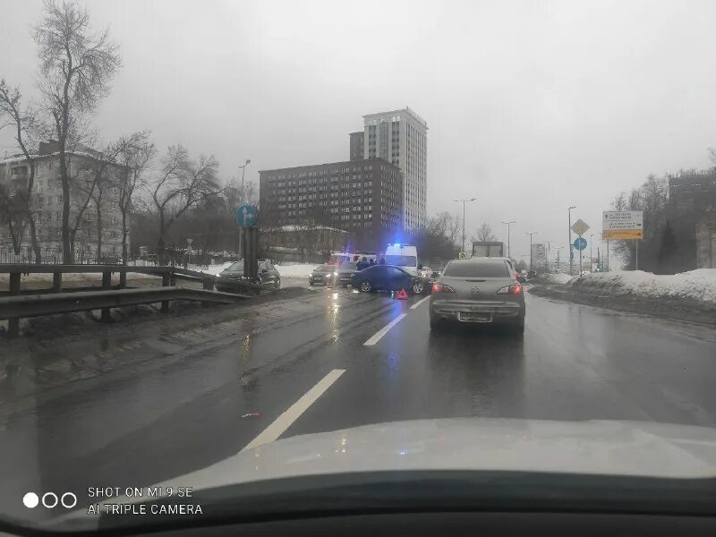 дтп на метромосту в нижнем новгороде. дтп на метромосту в нижнем новгороде 16 марта 2012. движение на перекрестке. дтп на метромосту в нижнем. дтп на метромосту в нижнем новгороде.