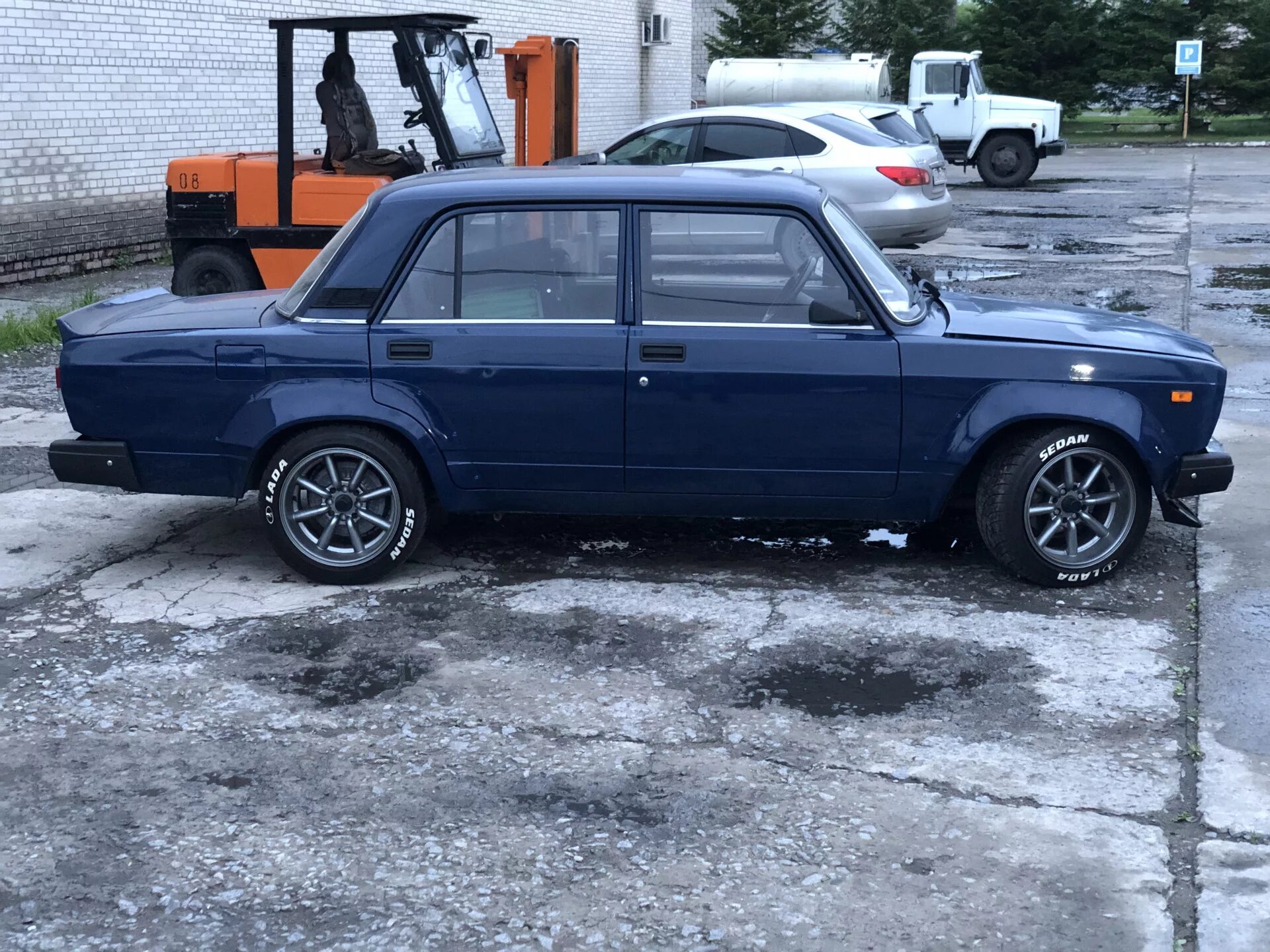 Ваз 2107 r15. Скад веритас на ваз 2107. Вылет ваз 2107. Спицевые диски на ваз 2107. Вылет ваз 2107.