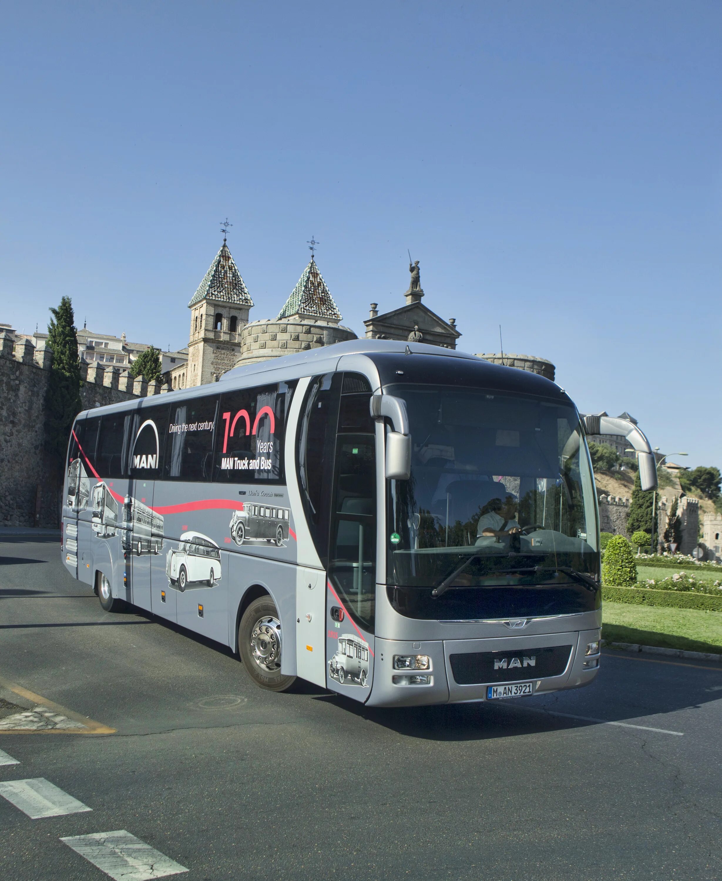 Туристический автобус ехал. Man a13 Lion's coach. Экскурсионный автобус ман. Экскурсионный автобус ман 1997. Экскурсионный автобус ман 1997 салон.