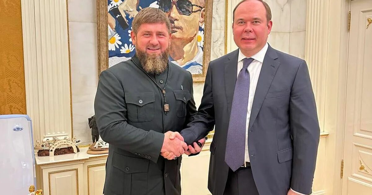 Кадыров и вайно. Рамзан кадыров и патрушев. Вайно керимов кадыров. Ахмат рамзанович кадыров. Вайно керимов кадыров.