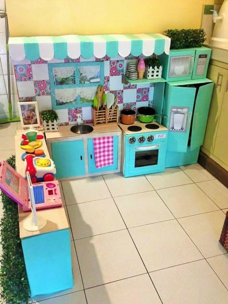 Сделать кухню дома своими руками. Кухня для детей из коробок. Кухня из картона для ребенка. Кухня из коробок для девочки. Детская кухня из картона.