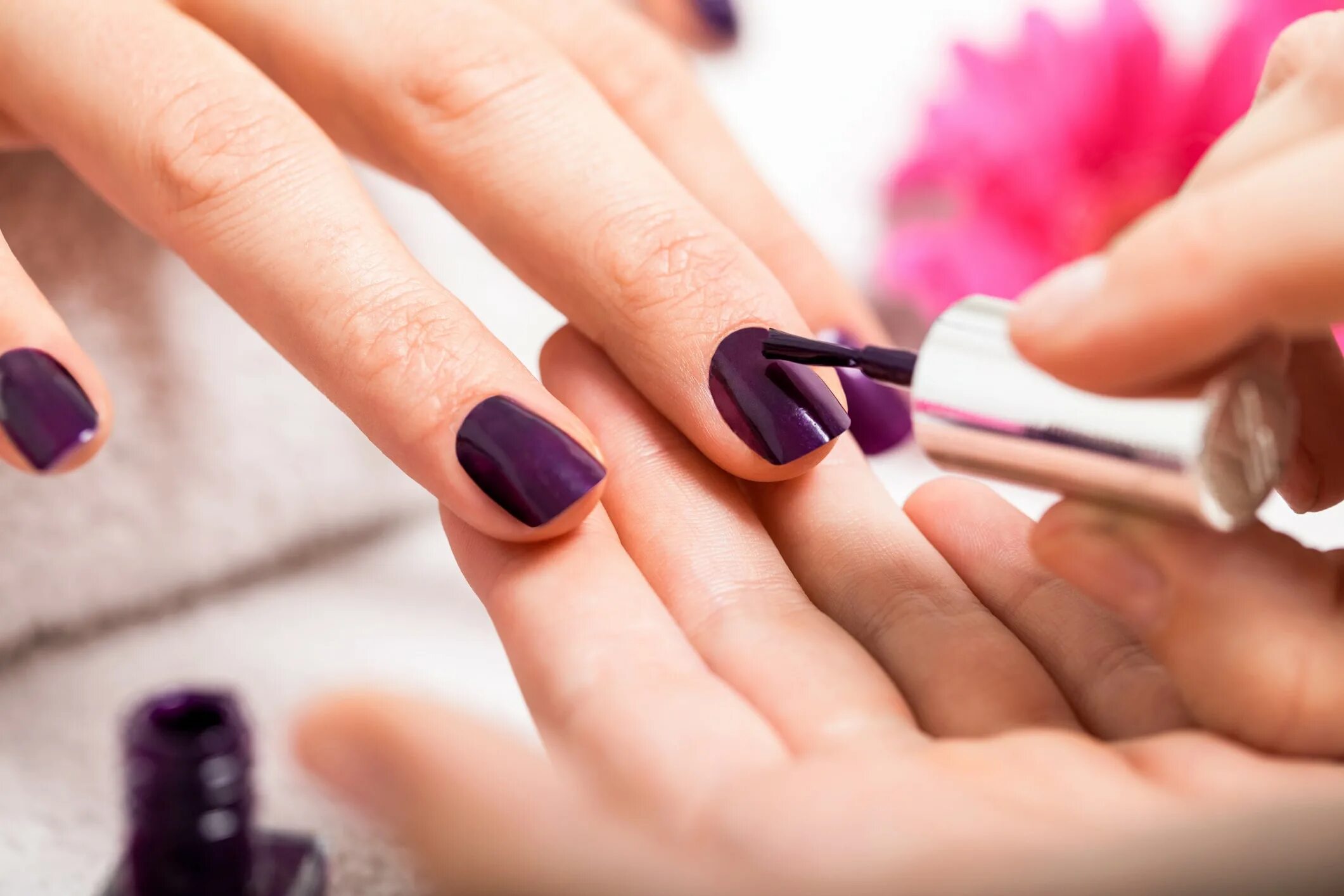 Painting nails. Маникюр. Покрытие гель лаком. Красить ногти. Красивые накрашенные ногти.