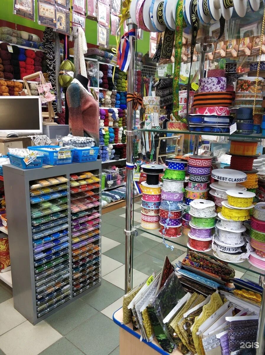 магазины рукоделия бусины. куча бисера. бижутерия для рукоделия фурнитура. бусы для рукоделия. магазины рукоделия бусины.