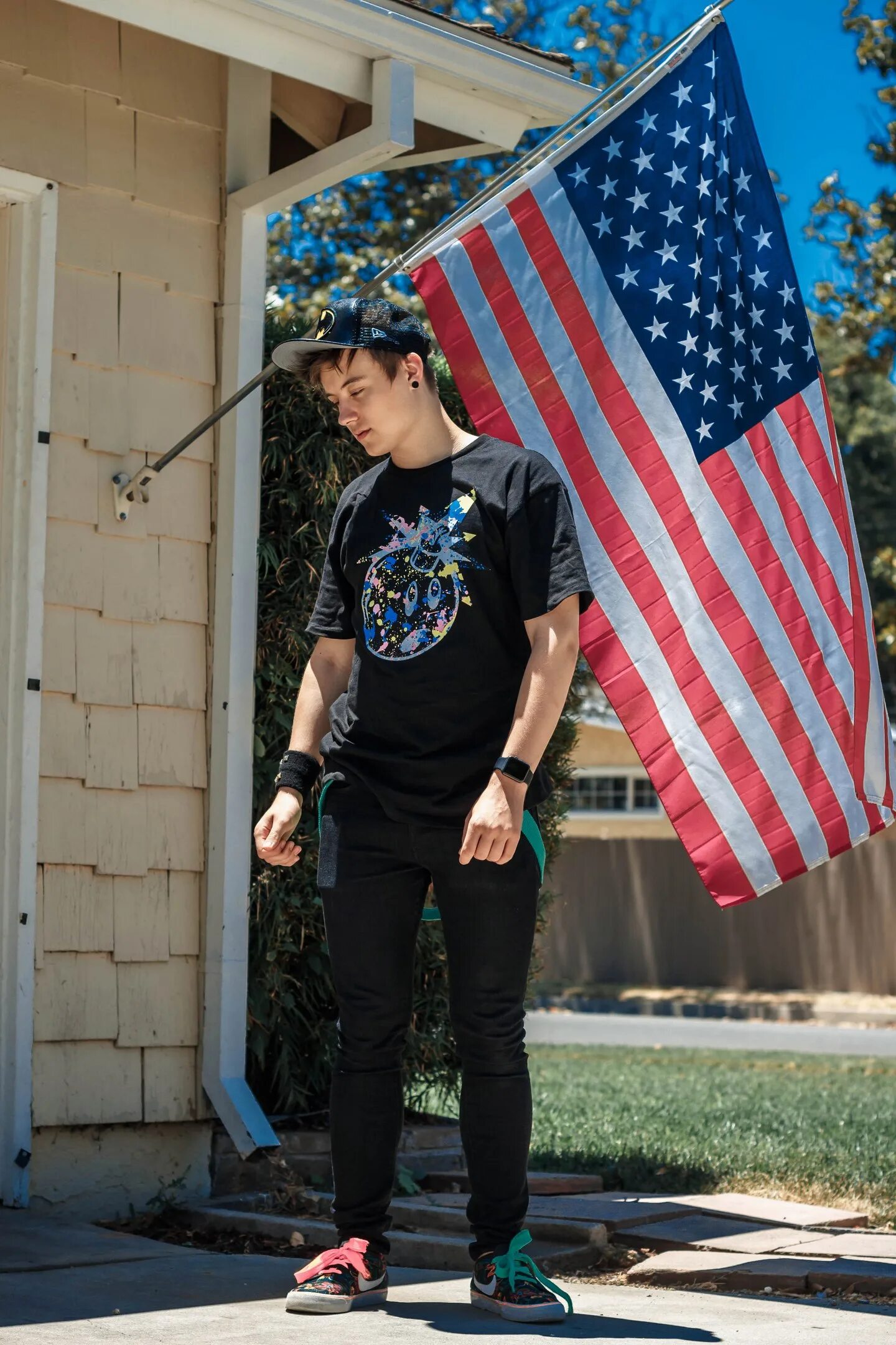 Амир хайп хаус. Блоггеры живущие в америке. Парень-девушка в америке ютуб. Блоггеры живущие в америке. Томас хайп хаус.