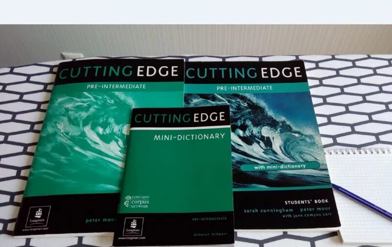Pre intermediate edge. Cutting edge pre pre-intermediate. учебник cutting edge intermediate. new cutting edge pre-intermediate. cutting edge pre-intermediate 1 edition.