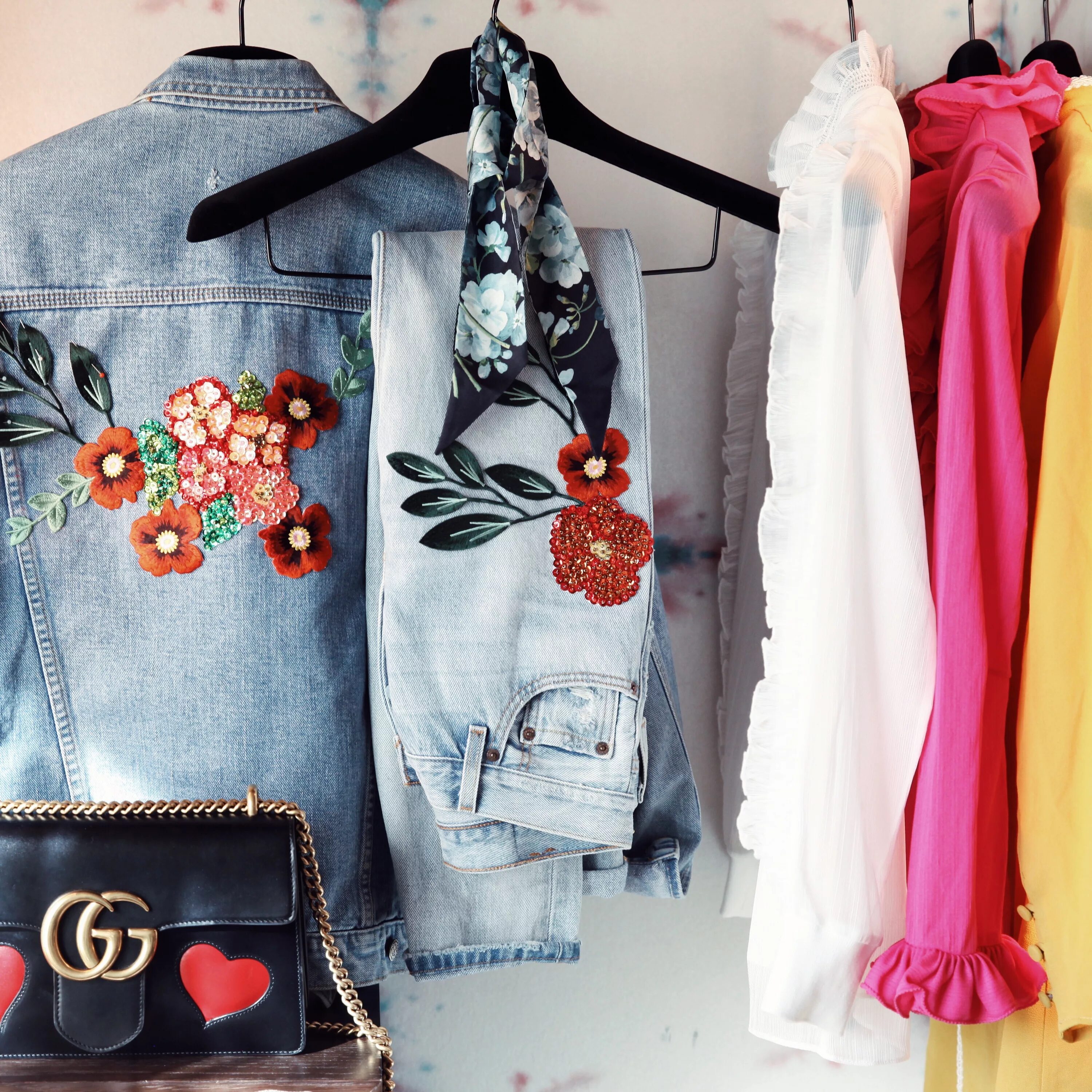 сумки в стиле бохо. вязаный жакет в стиле бохо. украшение одежды фетром. хенд мейд идеи для одежды. переделка пиджака в стиле бохо.