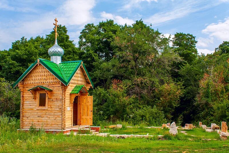 Родники волгоградской области. Гусевка монастырь мужской Волгоградская область. Свято-Троицкий (Белогорский) Каменнобродский мужской монастырь. Каменный брод Волгоградской области монастырь, св. источник. Женский монастырь в Ольховке Волгоградской области.