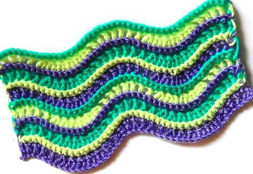 платье волны крючком. зигзагообразный узор крючком. узор миссони прибой. работы связанные волнами. работы связанные волнами.