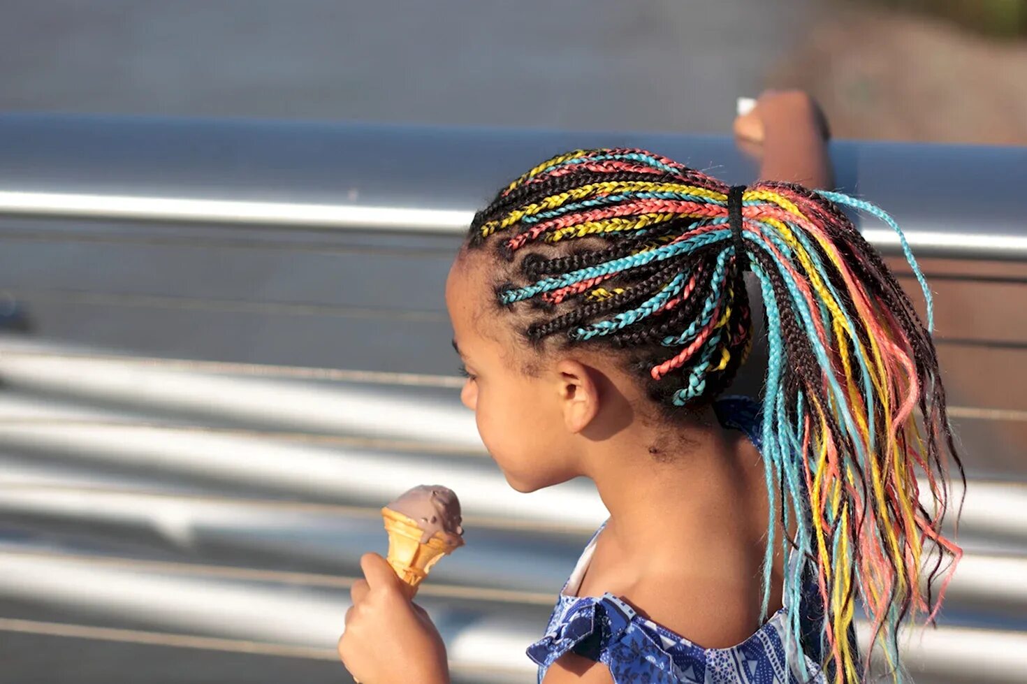 Афрокосы box braids. Заплести афрокосички девочке. Афрокосы сфинкс. Косички брейды с канекалоном. Зизи косички.