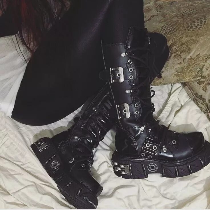 Boot like. Goth Boots ботинки Demonia. Сапоги Demonia Готика. Demonia goth Boots Gothic Shoes Boots. Сапоги Demonia Готика арт.