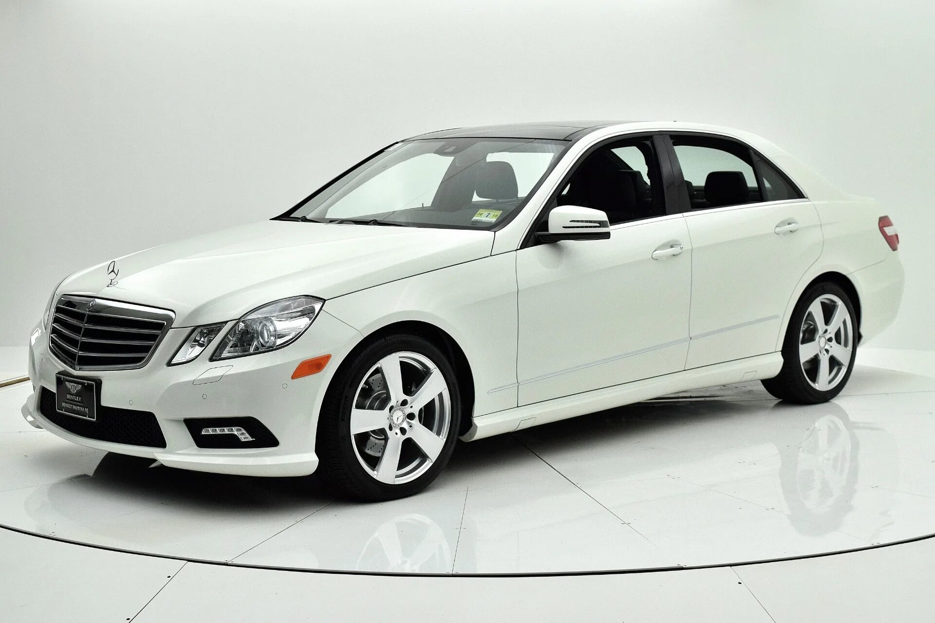 Куплю мерседес 2011. Мерседес Бенц е350. Мерседес е 350 4 matic 2011. Mercedes e class 2011. Mercedes e350 2011.