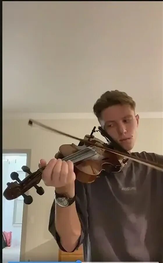 Мазас Этюд 3. Мужик со скрипкой Мем. Мем про мальчика со скрипкой. Violin meme