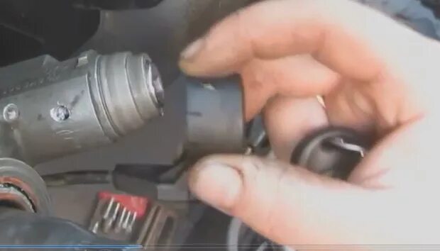 Как снять замок зажигания VW Passat B5