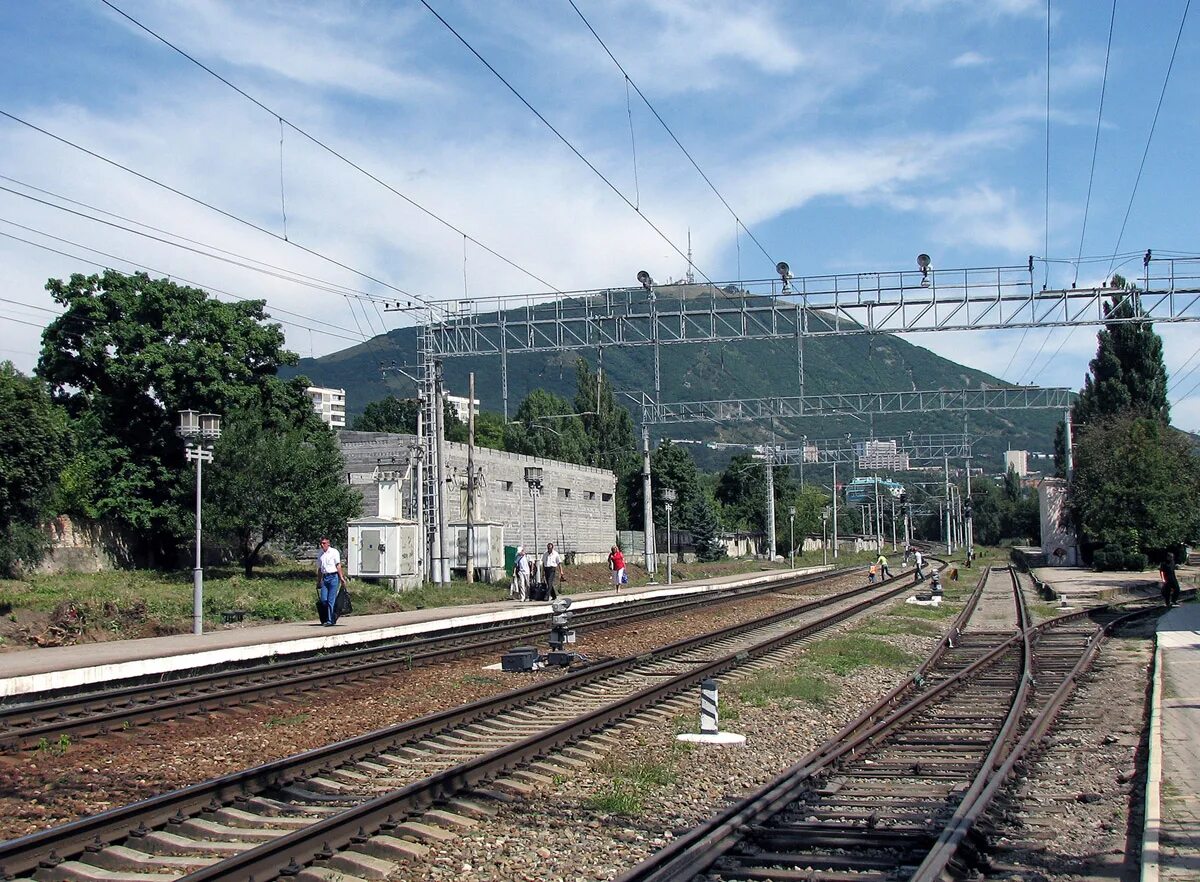 электричка иноземцево минеральные. жд станция иноземцево. станция машук иноземцево. автобус железноводск пятигорск. человеко сбило электричкой.