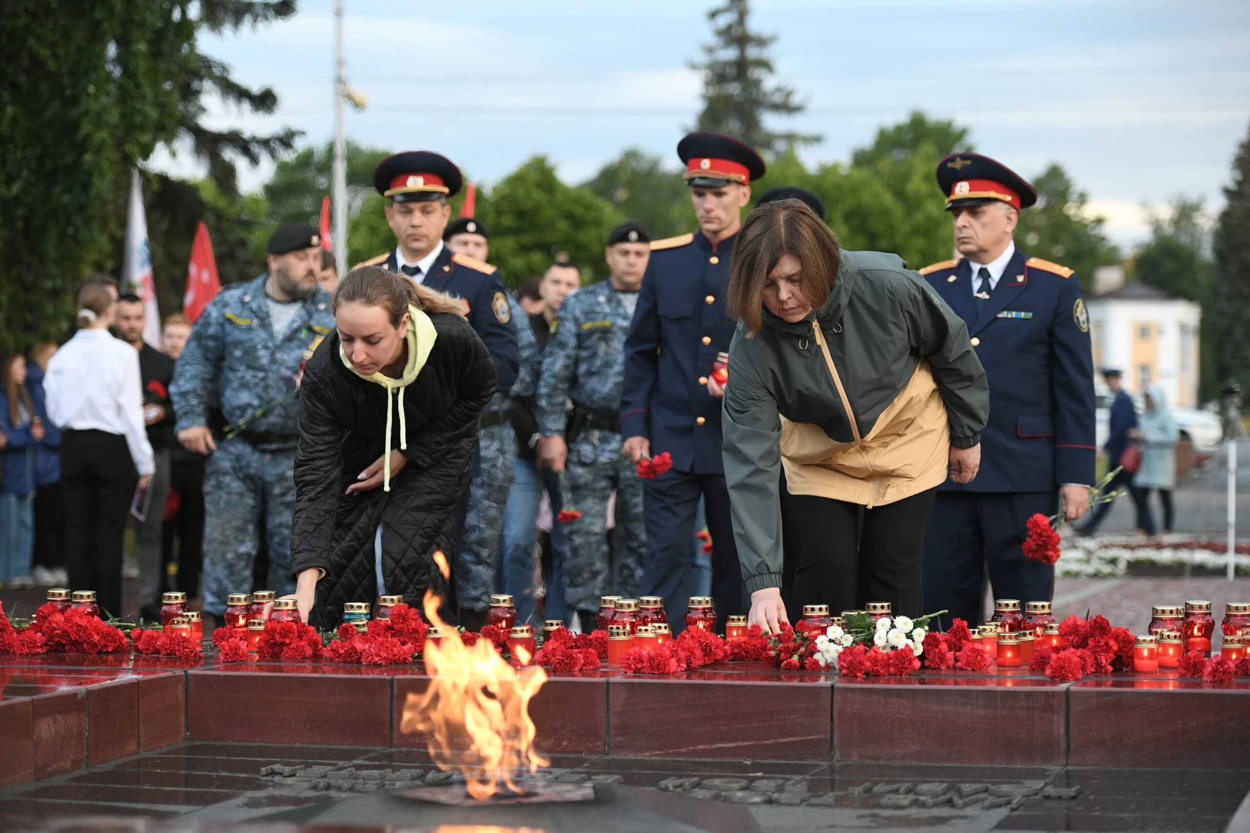 Памятник воинам в подмосковье. Авиакатастрофы оренбург. День памяти и скорби акция свеча памяти. Акция день памяти и скорби в детском саду. Кемерово мы с тобой.