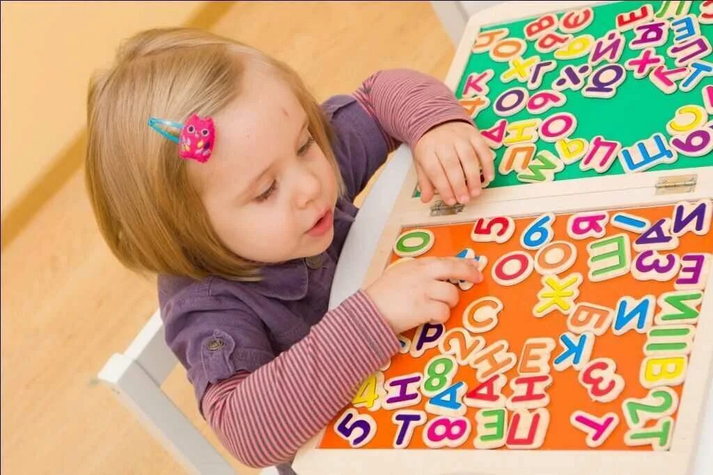 Интеллектуальная игра азбука. Развивающие игры для детей. Развивающие занятия. Развивающие занятия для детей. Ребенок 5 лет.