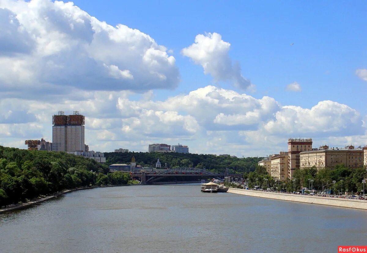 москва река в москве. храм на москве реке. москва междуречье волги и оки. две реки москвы. кремль набережная москвы-реки.