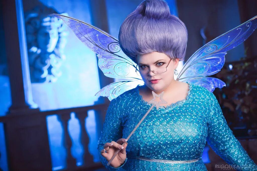 Фея крестная шрек. Фея крёстная jennifer saunders. Роза сябитова и фея из шрека. Шрек 2 королева лилиан. Елена малышева фея крестная.