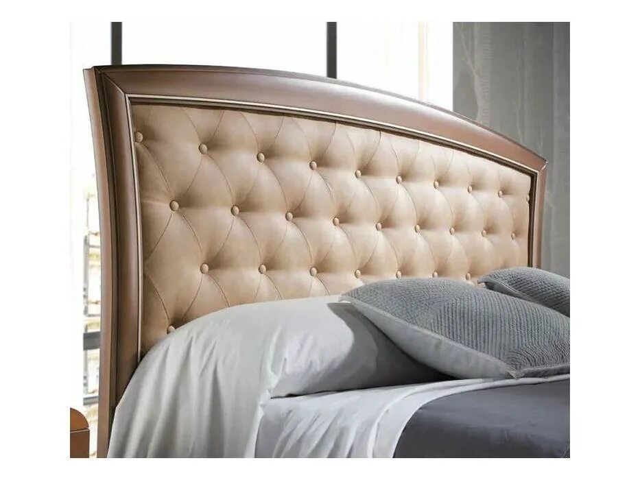 кожаные изголовья. мягкая кровать в стиле лофт. кожаные изголовья. кровать с мягкой спинкой. кровать честерфилд.