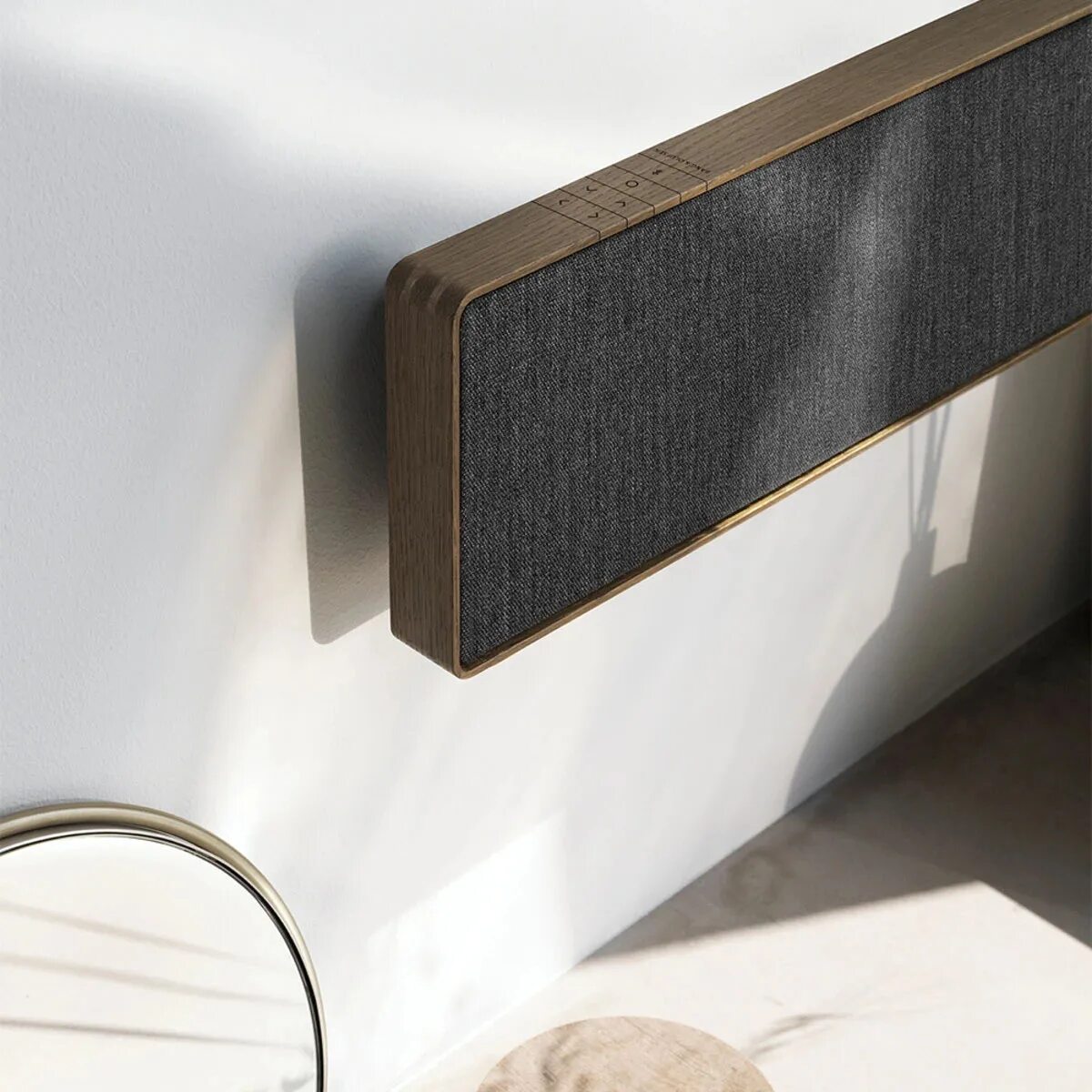Саундбар bang & olufsen beosound theatre. Саундбар bang & olufsen beosound. Bang & olufsen beosound stage bronze tone/warm taupe. Beosound 2. Bang olufsen stage soundbar.