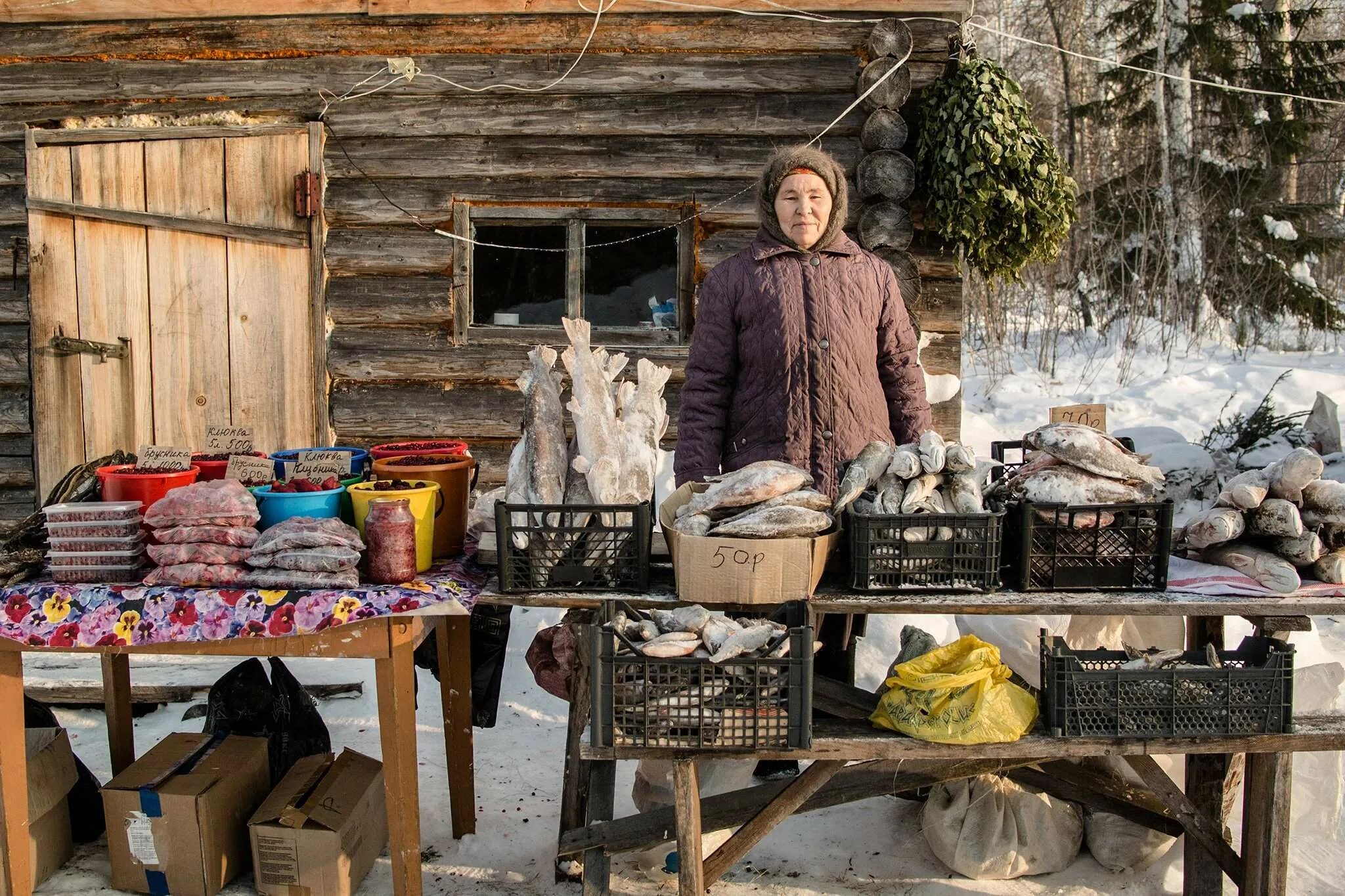 Жизнь в таежной глубинке. Глухая деревня в сибирской тайге. Деревня Сибирь Тайга. Деревенский рынок. Глухие Сибирские деревни.