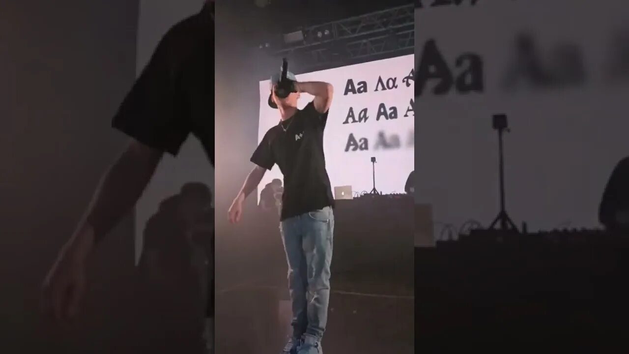 Lil krystalll aarne молчать. Lil krystalll концерт. дежавю биг бейби тейп. lil krystalll big baby tape. концерт биг бейби тейп в москве.