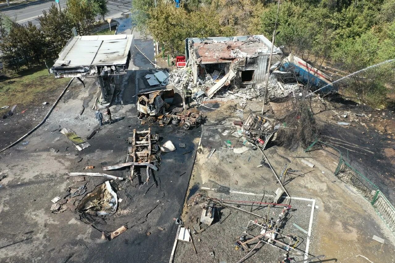 10 августа волгоград. Памятник чекистам в волгограде. 10 августа волгоград. Площадь чекистов волгоград. 10 августа волгоград.