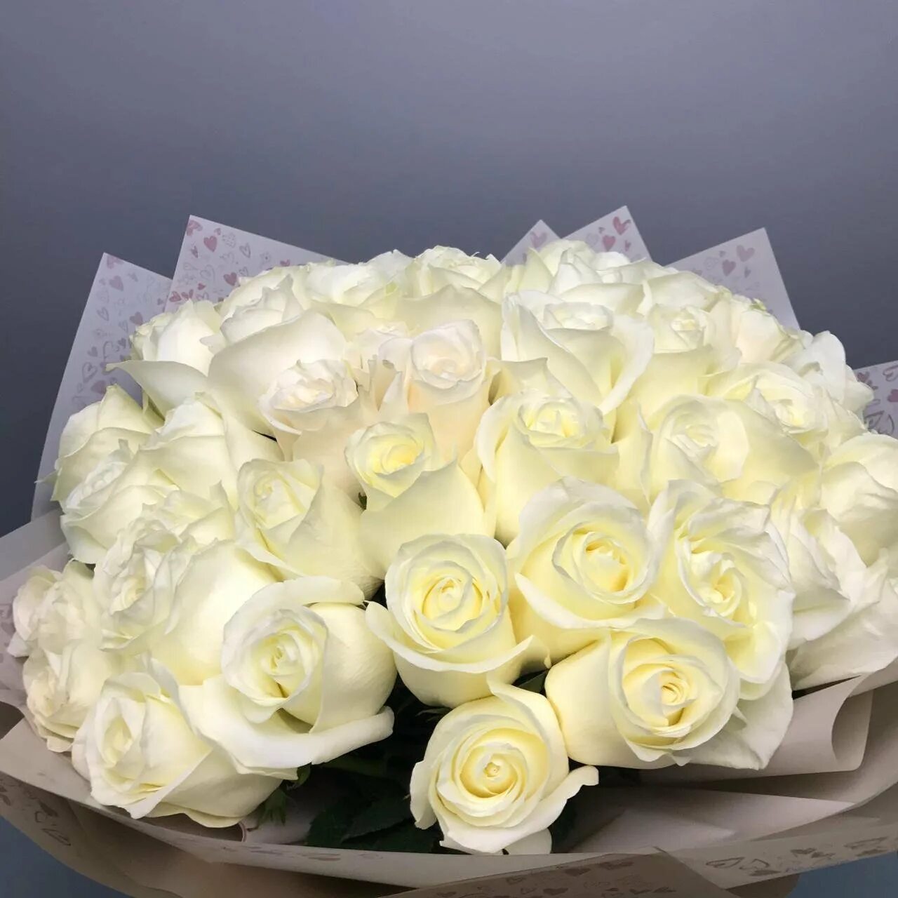 Розы белые низкие. Букет белых роз. Красивые большие букеты. Красивый букет белых роз. Огромный букет белых роз.