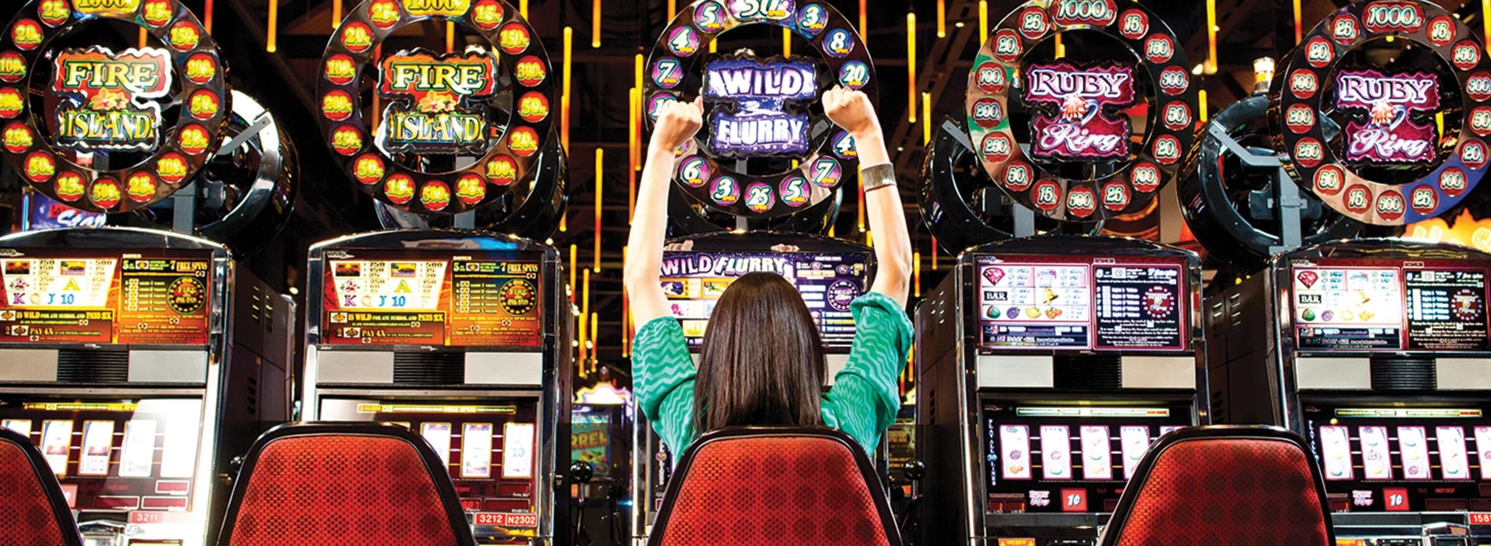 Игровые автоматы где выигрывают 2024. Игровые автоматы выигрыш. Игровые автоматы девушки. Автомат казино выигрыш. Игровые автоматы азарт.