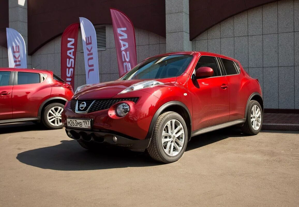 Ниссан жук полный. Nissan Жук. Nissan Juke 2007. Ниссан Жук 2000. Nissan Juke 2012.