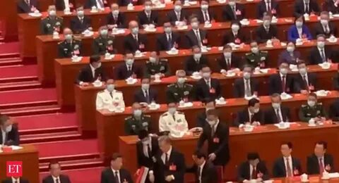 Чиновник кндр выгнал