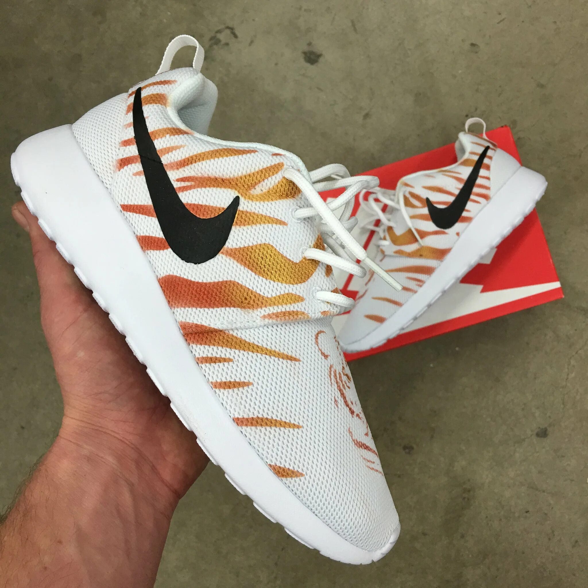 Nike tiger. Тайгеры кроссовки найк. кроссовки найк тигр. nike тигровые кроссовки. стиль кроссовок tiger.