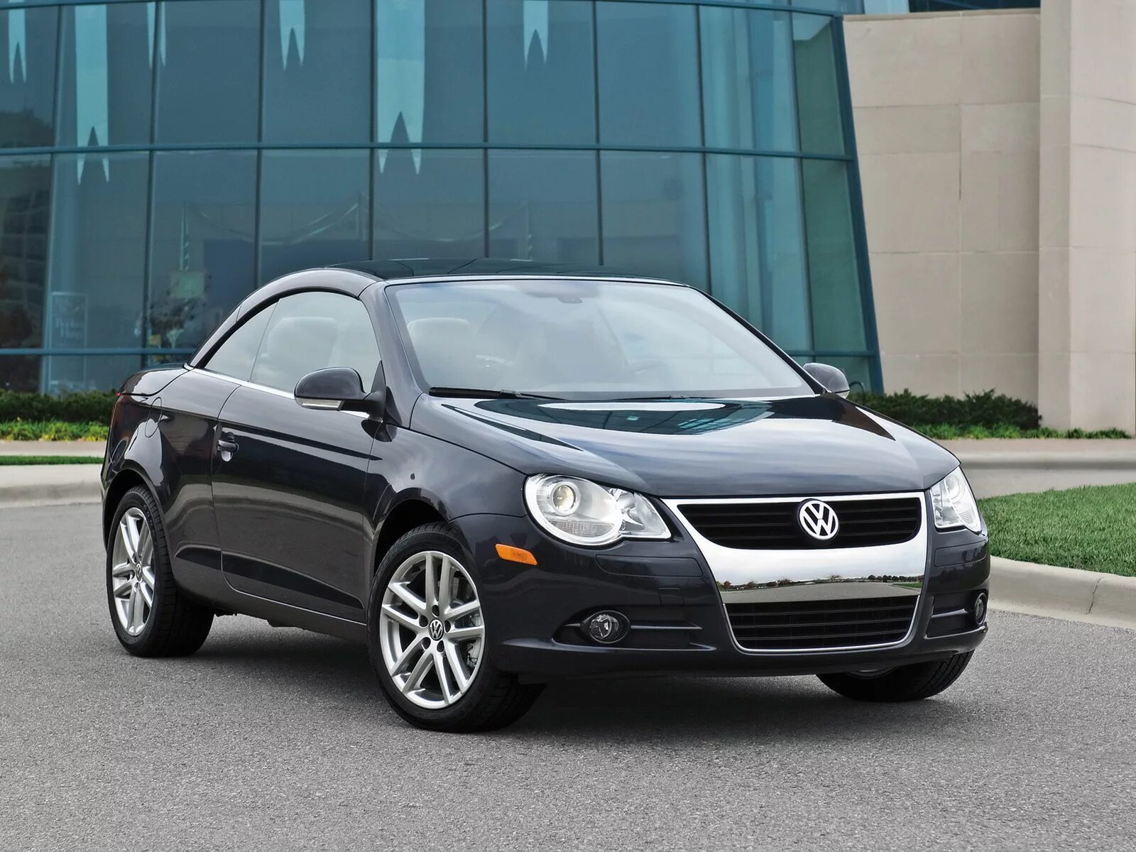 Volkswagen 2006. Vw eos cabrio. Vw eos 2009. Фольксваген еос фото. Фольксваген эос кабриолет 2008.