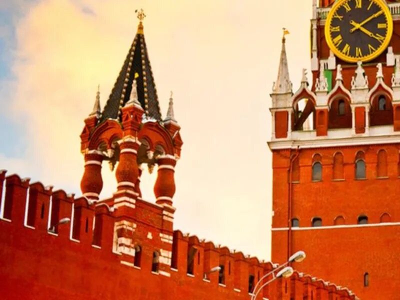 Фроловская башня московского кремля. Самая маленькая кремлевская башня. Самая маленькая кремлевская башня. Самая маленькая башня кремля. Спасская башня фото.