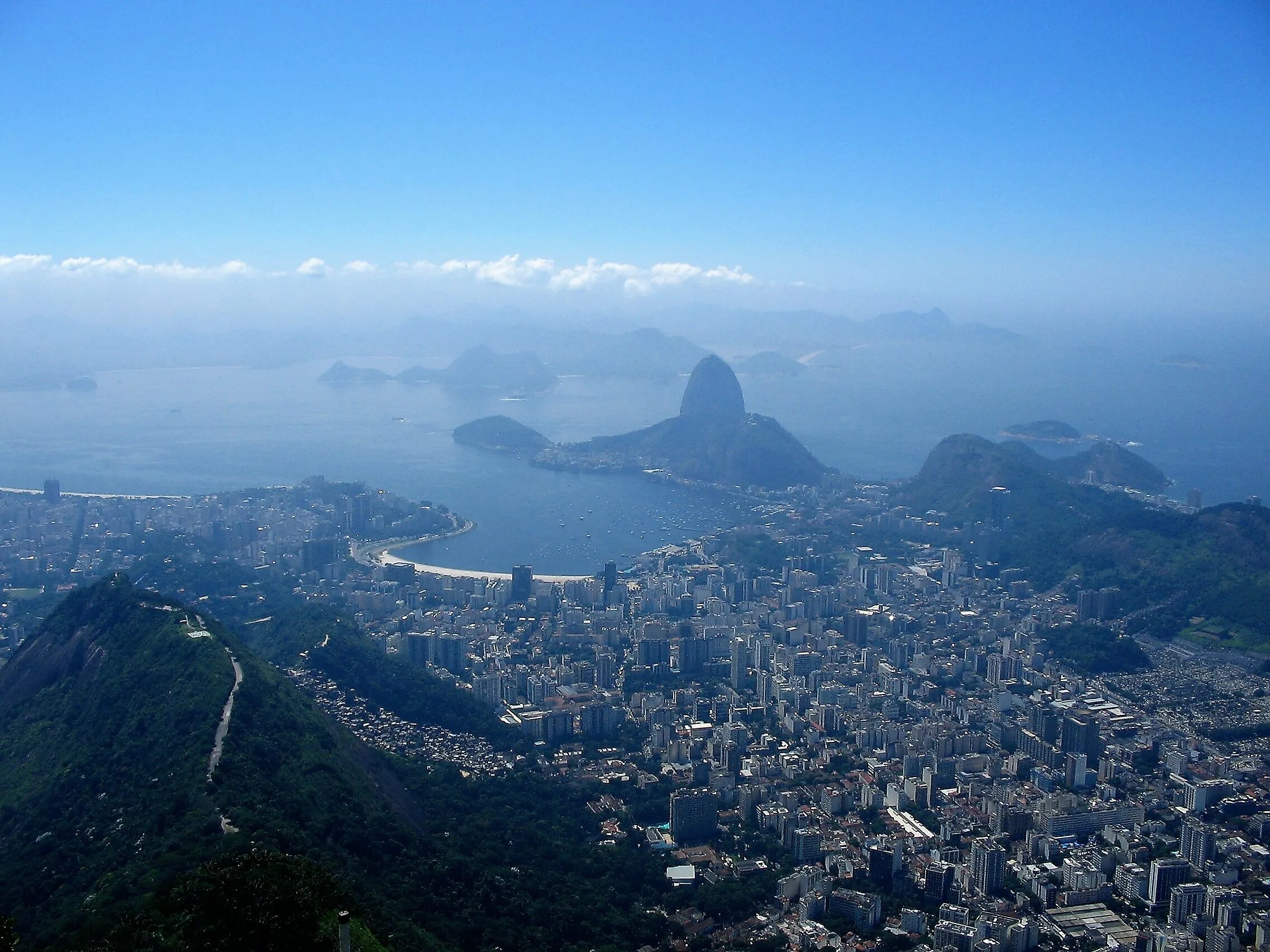 Штат Рио-де-Жанейро. Статуя Христа-Искупителя Бразилия. Вид на Рио де Жанейро с горы. Аэропорт Рио де Жанейро.