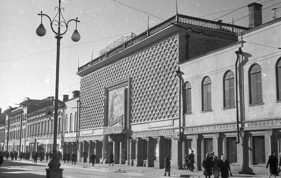 Кинотеатр Родина Казань Баумана. Казань улица Баумана 1970. Улица Баумана 1990. Кинотеатр Татарстан на улице Баумана в Казани. История улицы татарстан казань