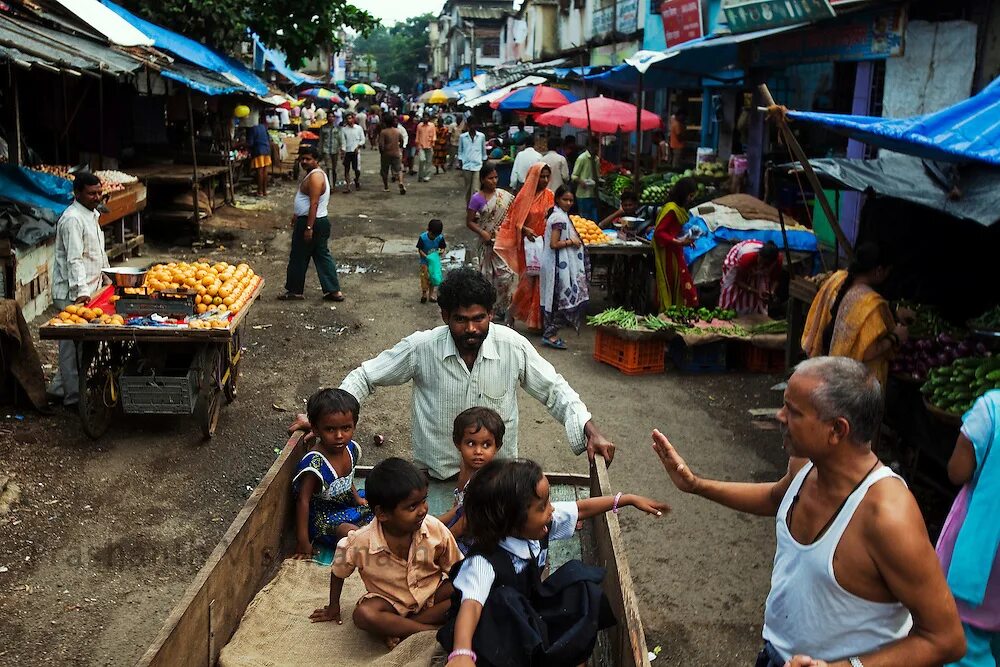 2010. Бомбей улицы. Дели индия бомбей. Бомбей трущобы. Бомбей 80s.