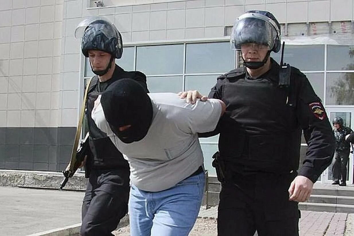 Помощь преступнику
