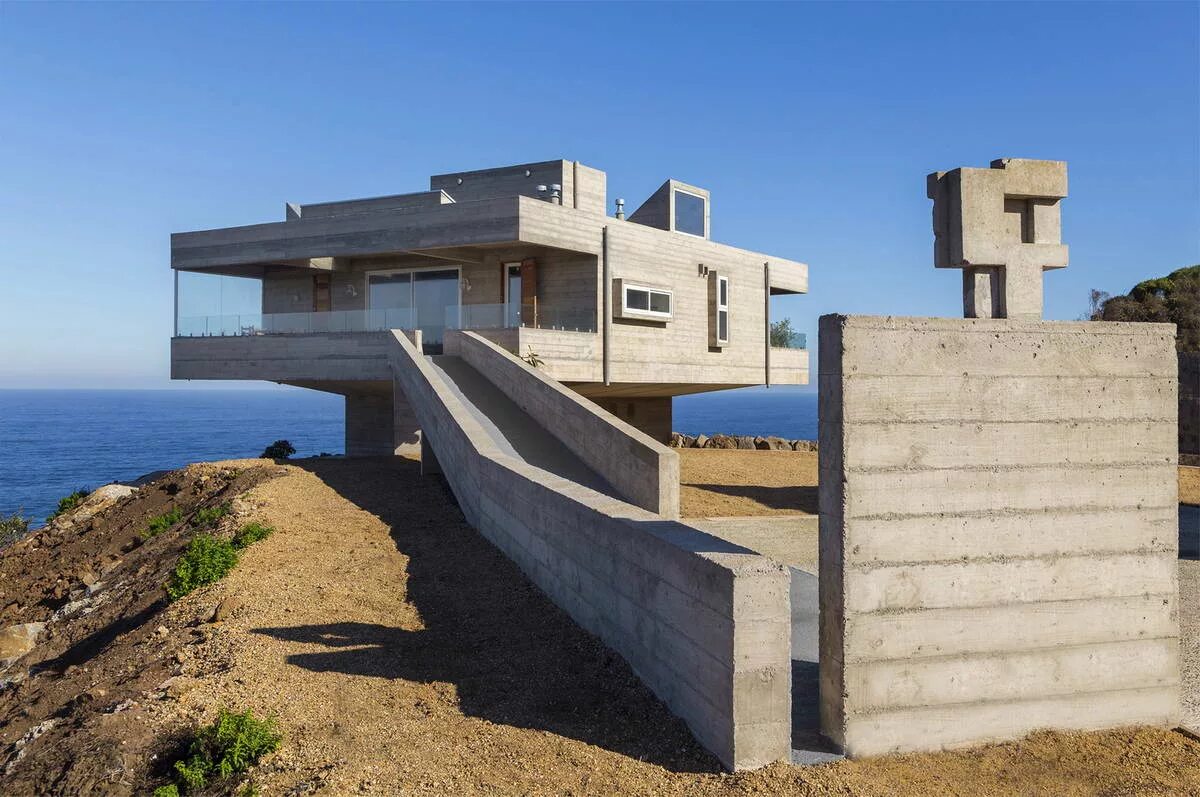 Бетонный домик. Дом на скале Висконсин. Дом железобетонный монолит. "The Concrete House" в Бразилии. Мирадор Мадрид Архитектор.