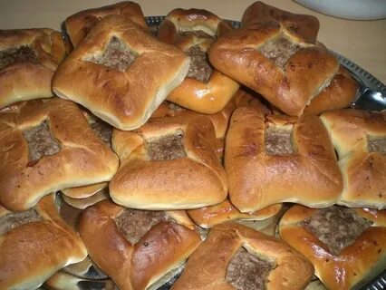 Печь пирожки с мясом