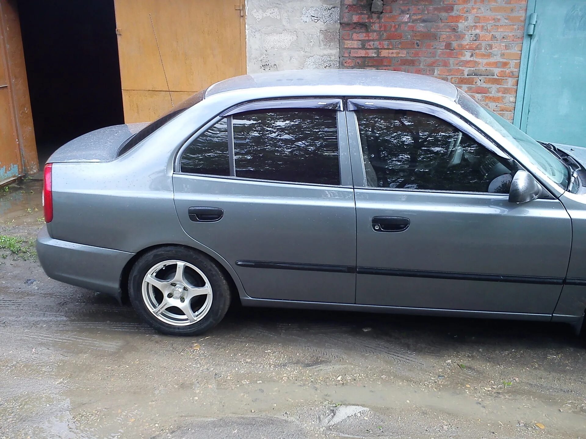 Accent диски. Hyundai accent 185/60/r14. hyundai accent 2 14 колеса. хендай акцент r14. диски хендай акцент r14.