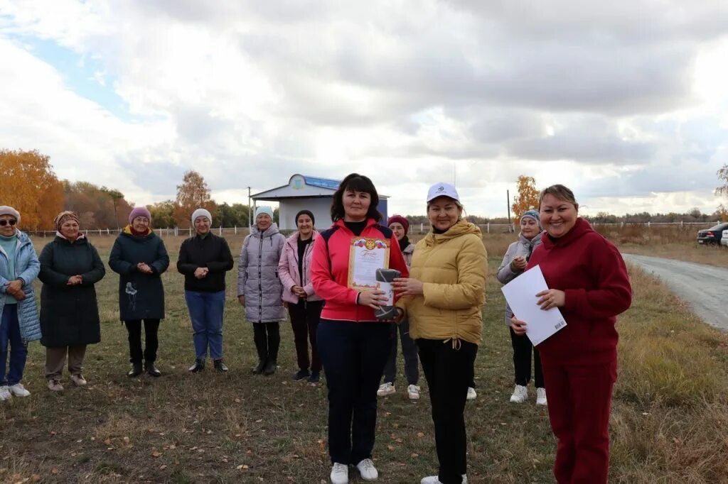 Погода ивановка хайбуллинский. Ивановка Хайбуллинский район. Петропавловск Хайбуллинский район. Fotoalba: spartakiada. Фото СМФК Целинном Хайбуллинского района.