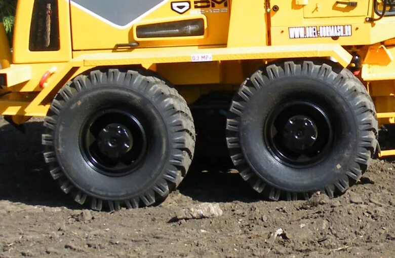 Шины автогрейдера. 00100-110. Шины автогрейдера. Шины автогрейдера. Шины на грейдер 14.