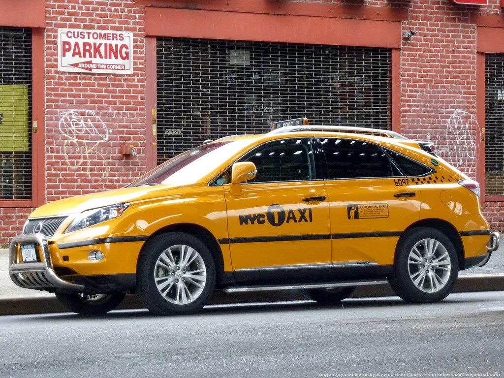 Машина "такси". Автомобиль «такси». Такси картинки. Такса в машине.