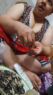 Mahdisa98695673's tweet photo. @f7al9872 انا ديوث ع امي ابي احد ينيجها...