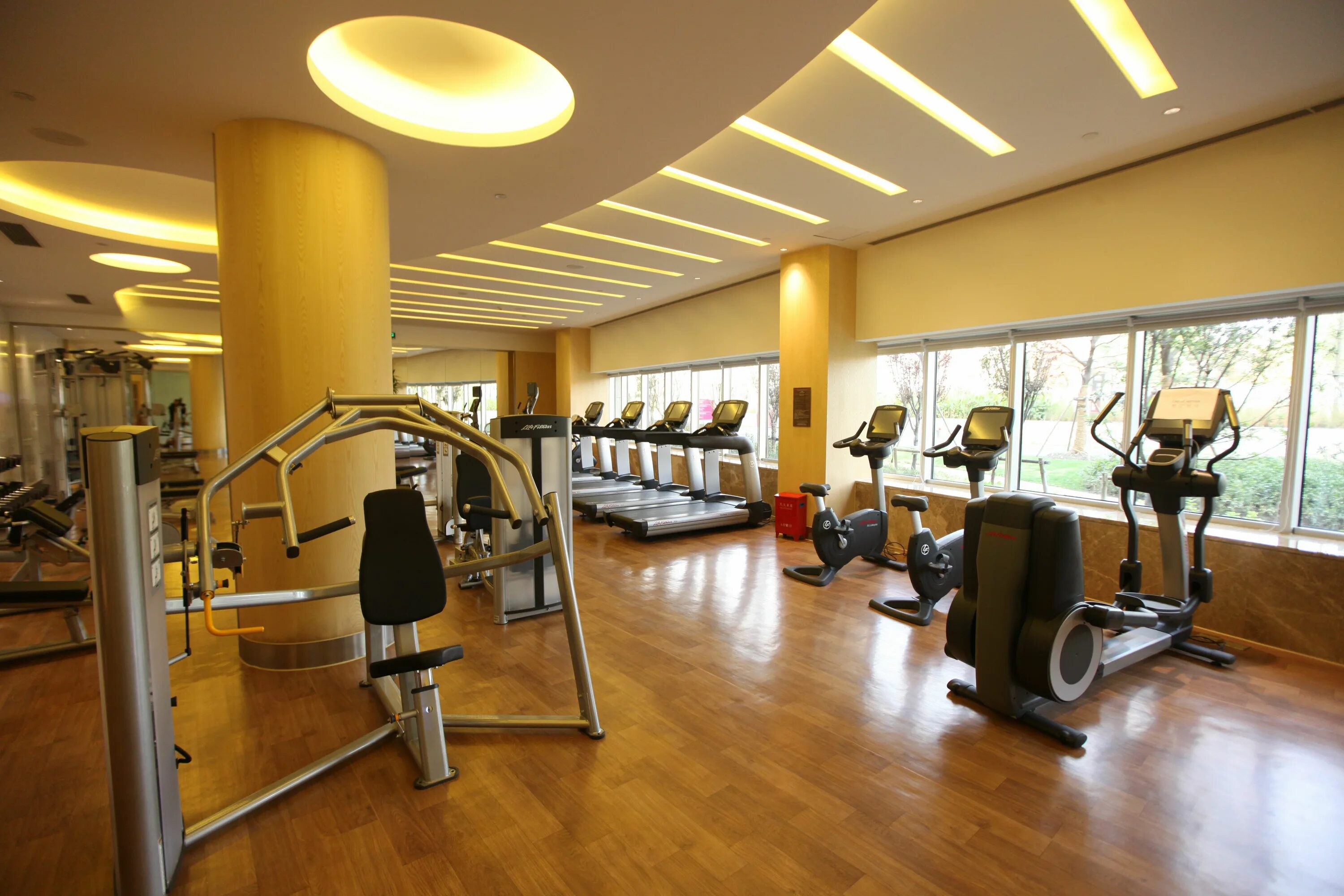 Тренажерный зал вип. Дизайн тренажерного зала. Фитнес центр. Тренажерный зал. "фитнес-клуб антей" петербург.