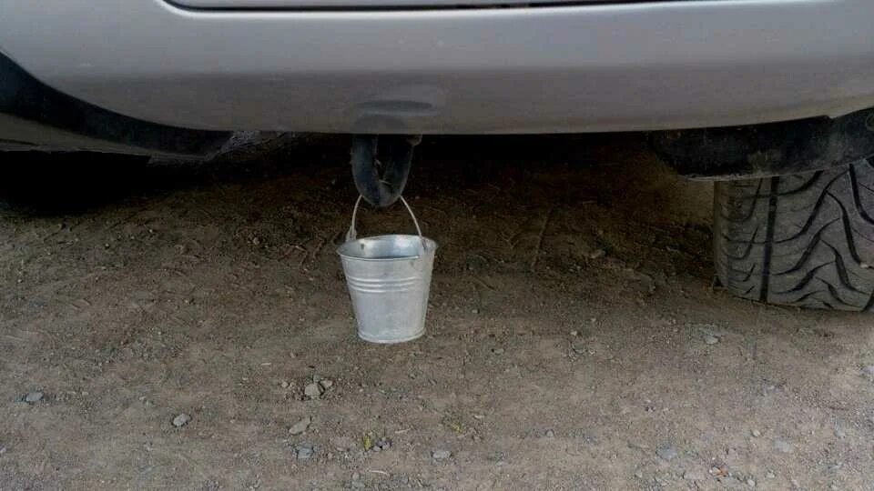 Зачем фаркоп. Зачем фаркоп. Зачем фаркоп. Ведерко на заднем бампере. Фаркоп 305071westfalia.