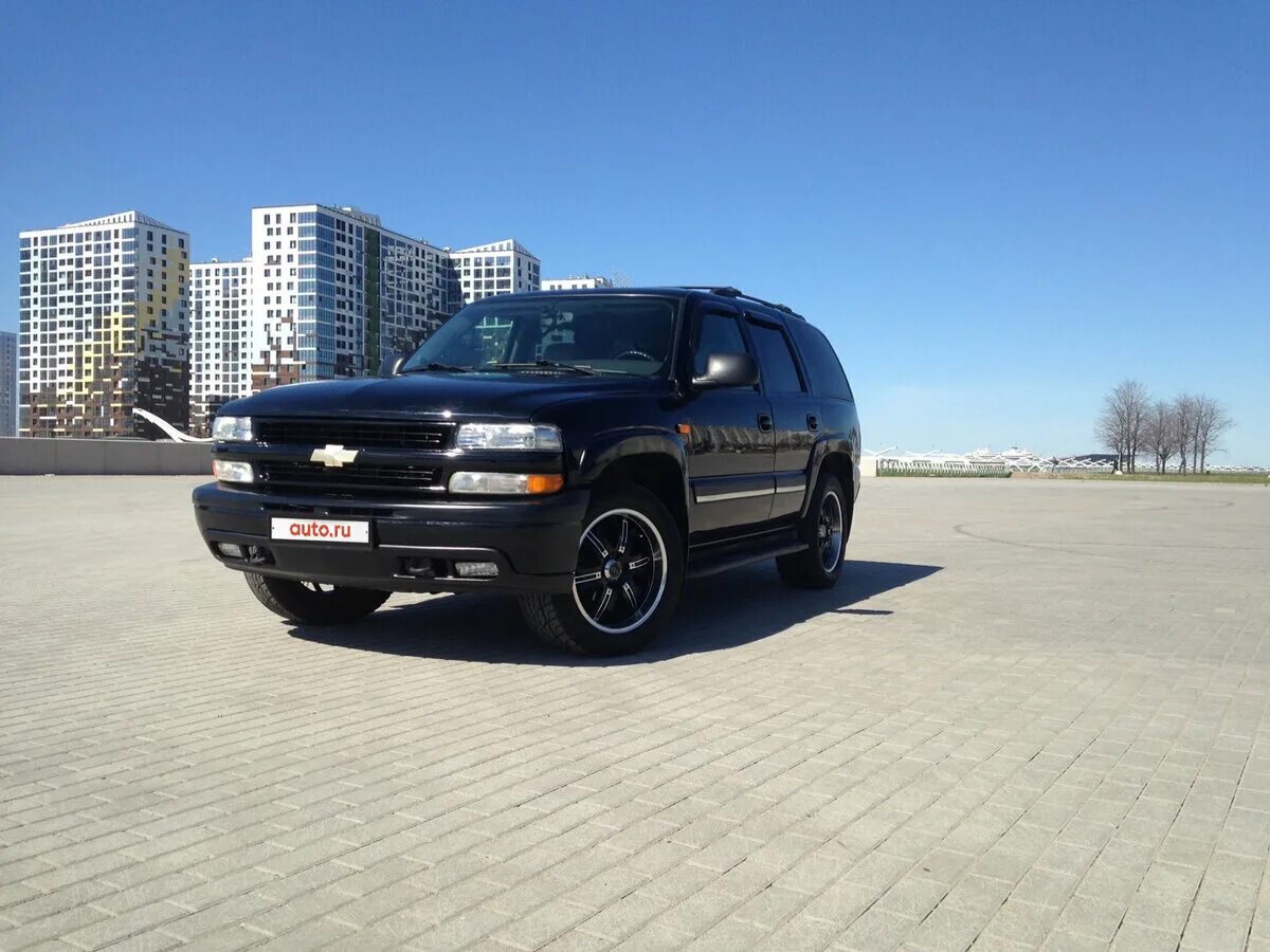 Купить шевроле тахо в спб. Chevrolet Tahoe II, 2004. Chevrolet Tahoe II 5.3. Chevrolet Tahoe 2 поколения. Chevrolet Tahoe 2004 чёрный.