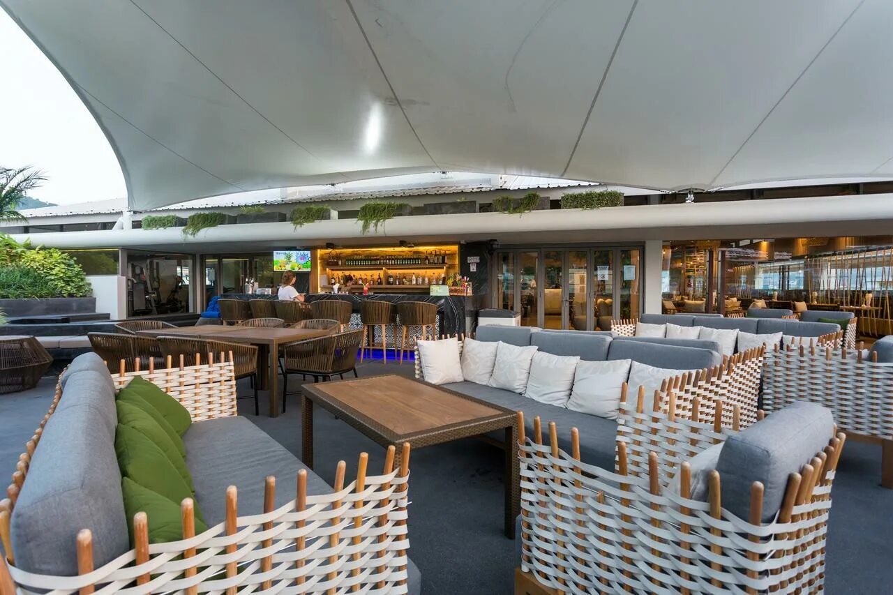 Hub hotel. Отель Oakwood Hotel Journey Hub Phuket. Oakwood Hotel Journey Hub 4* Patong, Пхукет. Oakwood Hotel JOURNEYHUB Phuket 3. Journey Hub 3 Таиланд Пхукет.